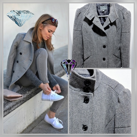 SOLD in BUNDLE Gorgeous Gray Pea Coat - Picture 1 of 6